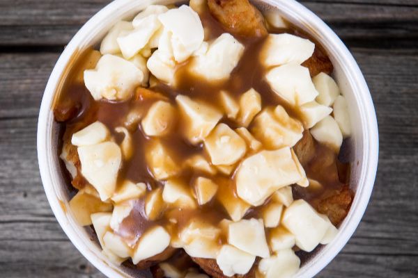 You are currently viewing 10 plats Québécois à tester absolument
